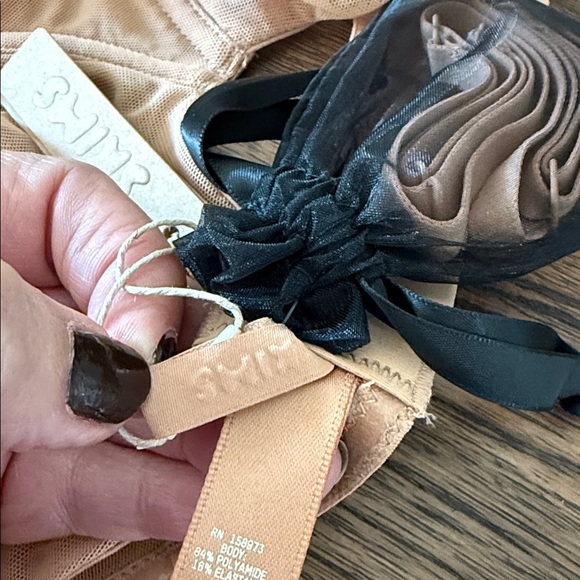 SKIMS‎ Mesh Strapless Underwire Bra SZ 36B IN Ochre NEW With Tags - Picture 8 of 9